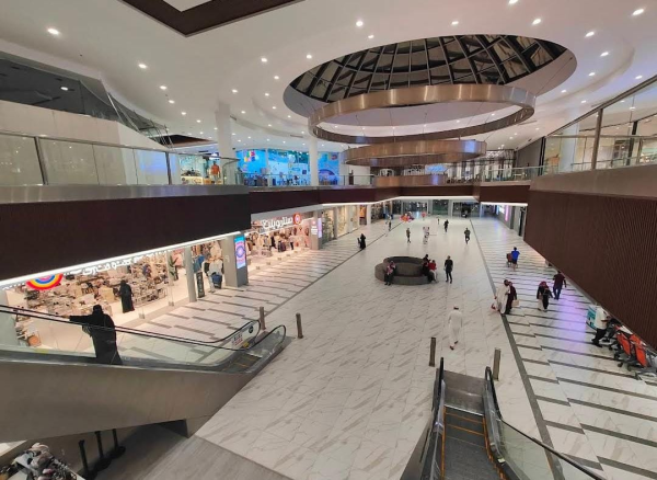 ✨ Sultan Shopping Mall for Sale in Jeddah – Premium Location with 3 Facades | 15-Year Lease Agreement | 350M² Net Area