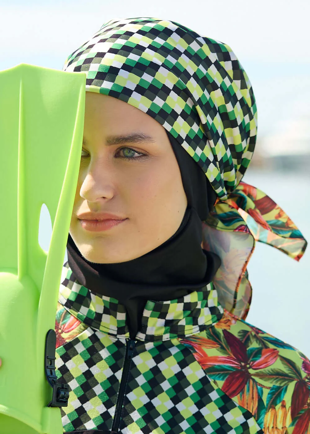 قبعة - وشاح