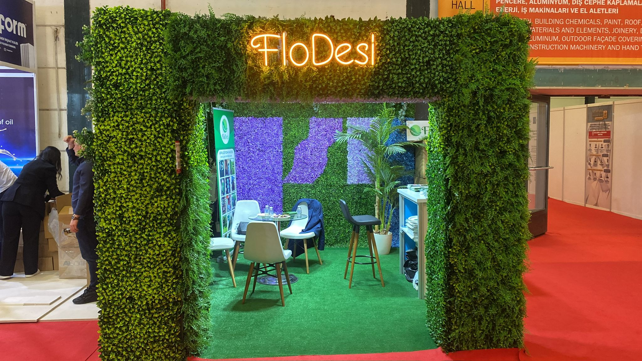 FD-302 Model – Artificial Grass Wall with Flowers