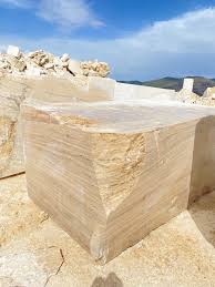 🏗️🪨 300 TONS OF TRAVERTINE MARBLE BLOCK IMPORT REQUEST – WHOLESALE SUPPLY PROJECT FOR THE EGYPTIAN MARKET