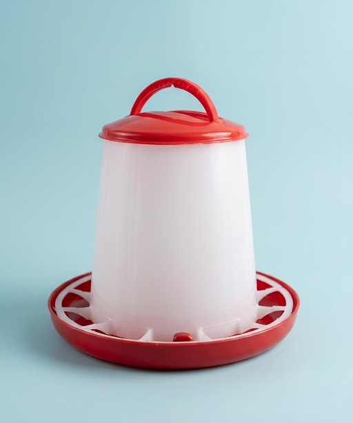 CHICKEN WATERERS AND POULTRY EQUIPMENT: EXPORT OPPORTUNITY FOR THE LIBYAN MARKET.