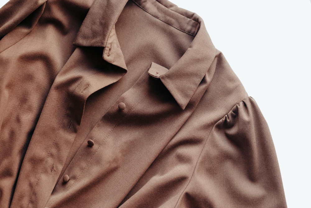 Partenariat dans le commerce du prêt-à-porter de luxe – Achat en gros de vêtements de luxe