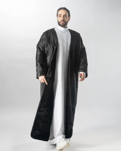 فروة مخمل-اسود