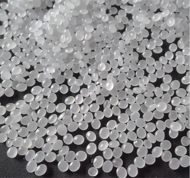transparent plastic granules