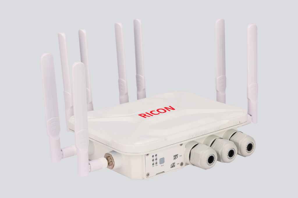 موجه صناعي S9955-5G/ODU من سلسلة 5G للموجهات الصناعية