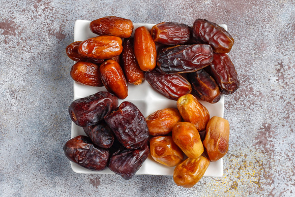 عجينة والمكونات