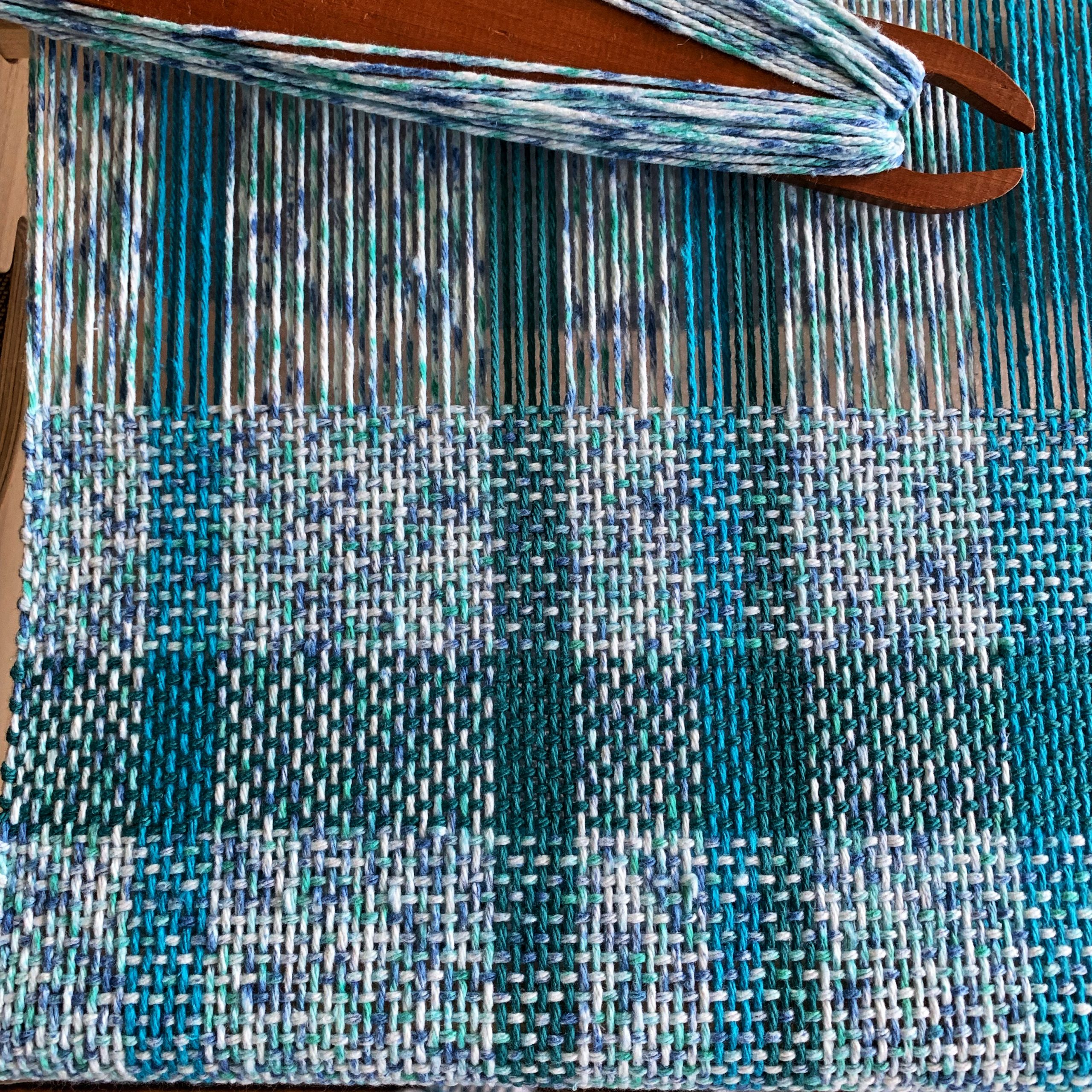 🧵 Knitted and Woven Fabric Import Demand from Russia