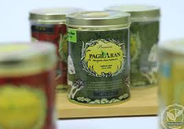 green and black tea