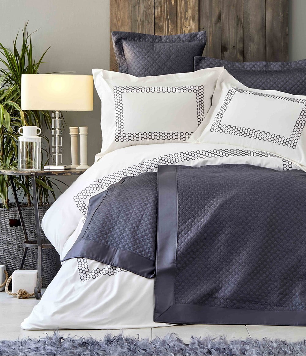 Jacquard Poly-Cotton Bedspread