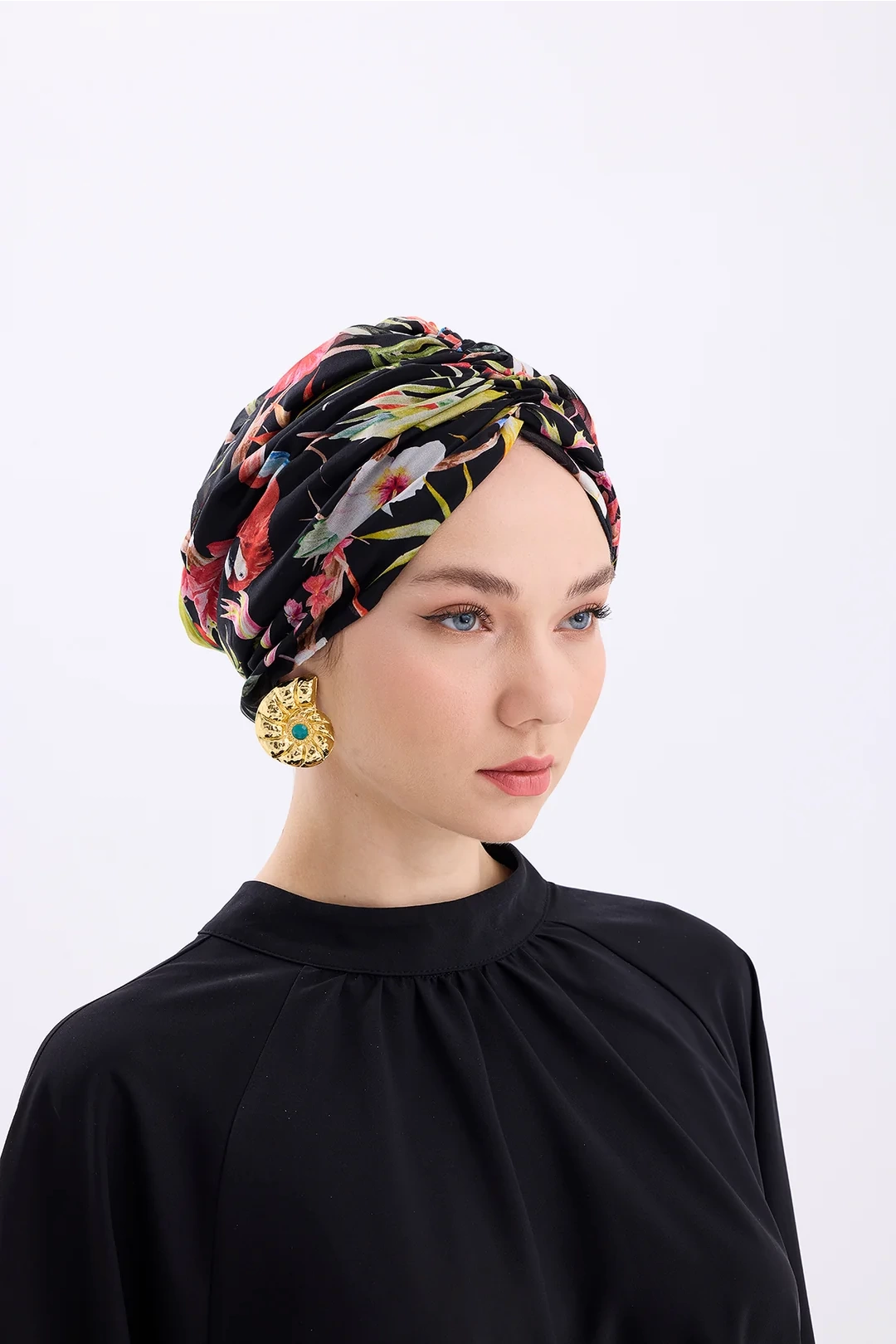 Black Love Bird Unfilled Silk Bonnet