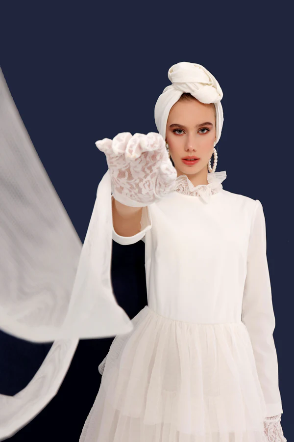Qubra Tulle Bonnet