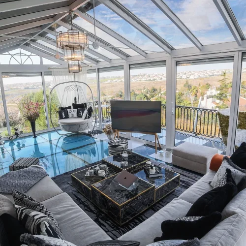 Floor and canopy glass