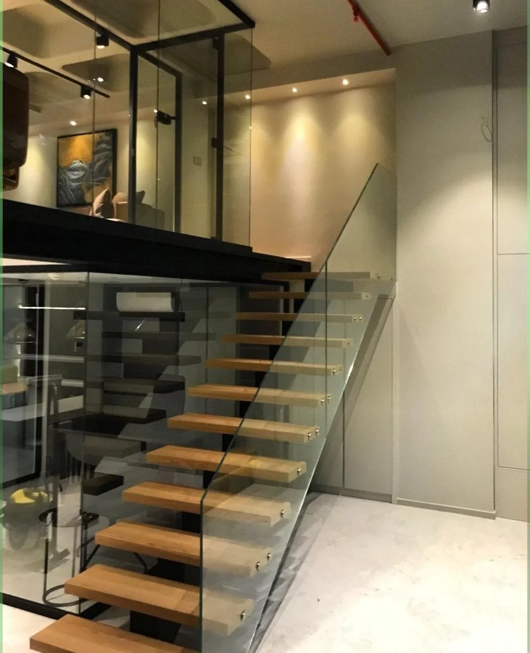 Step and railing glass