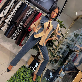 Women’s Elegant Set with Beige Jacket and Denim Details Paired with Straight Jeans